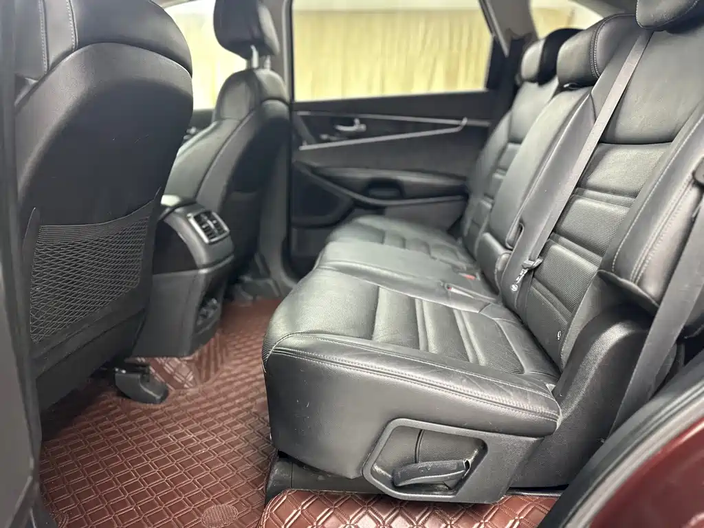 Kia Sorento — миниатюра 12