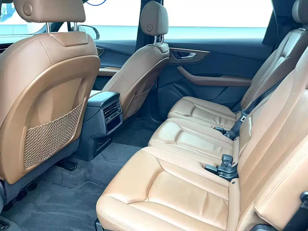 Audi Q7 — миниатюра 7