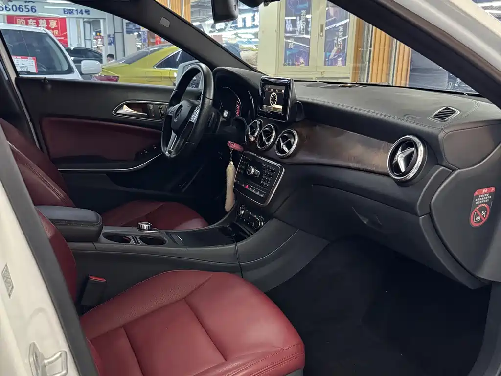Mercedes-Benz GLA — миниатюра 8