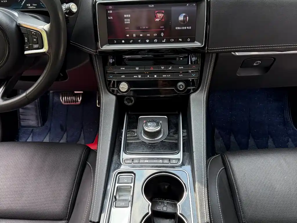 Jaguar F-PACE — миниатюра 15