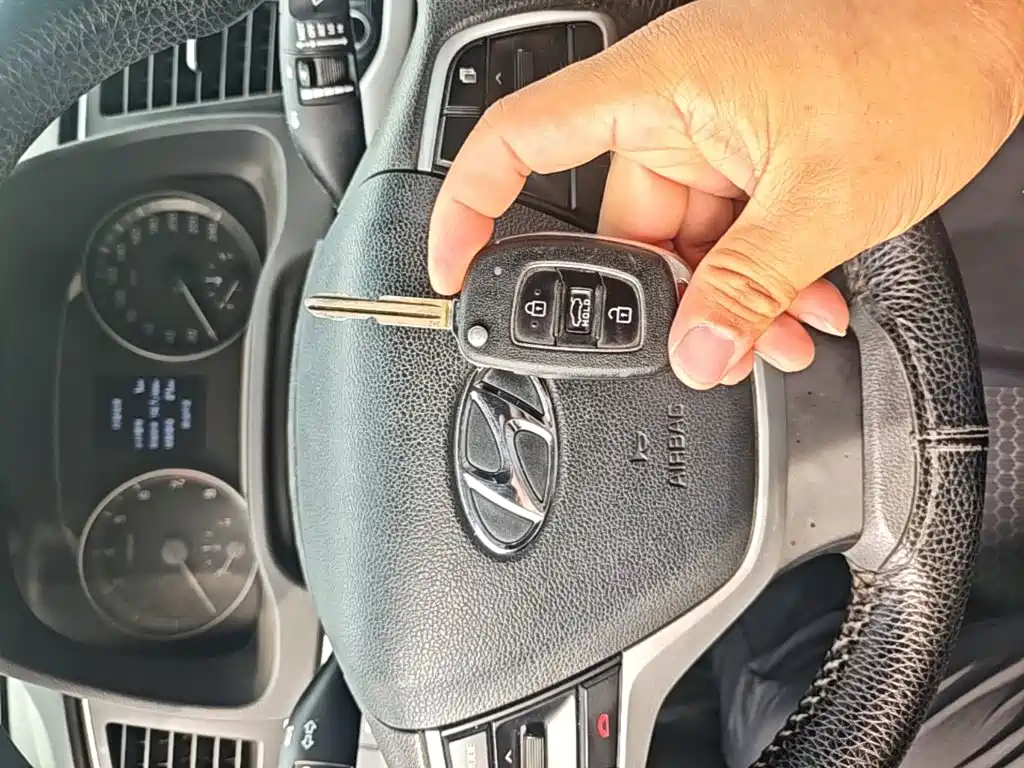 Hyundai Elantra — миниатюра 9