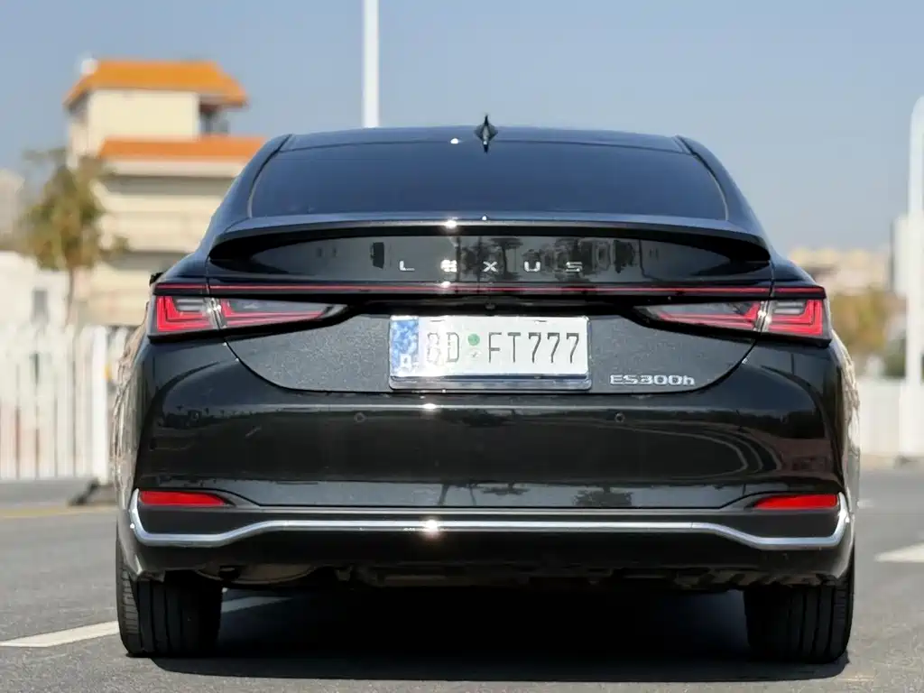 Lexus ES — миниатюра 6