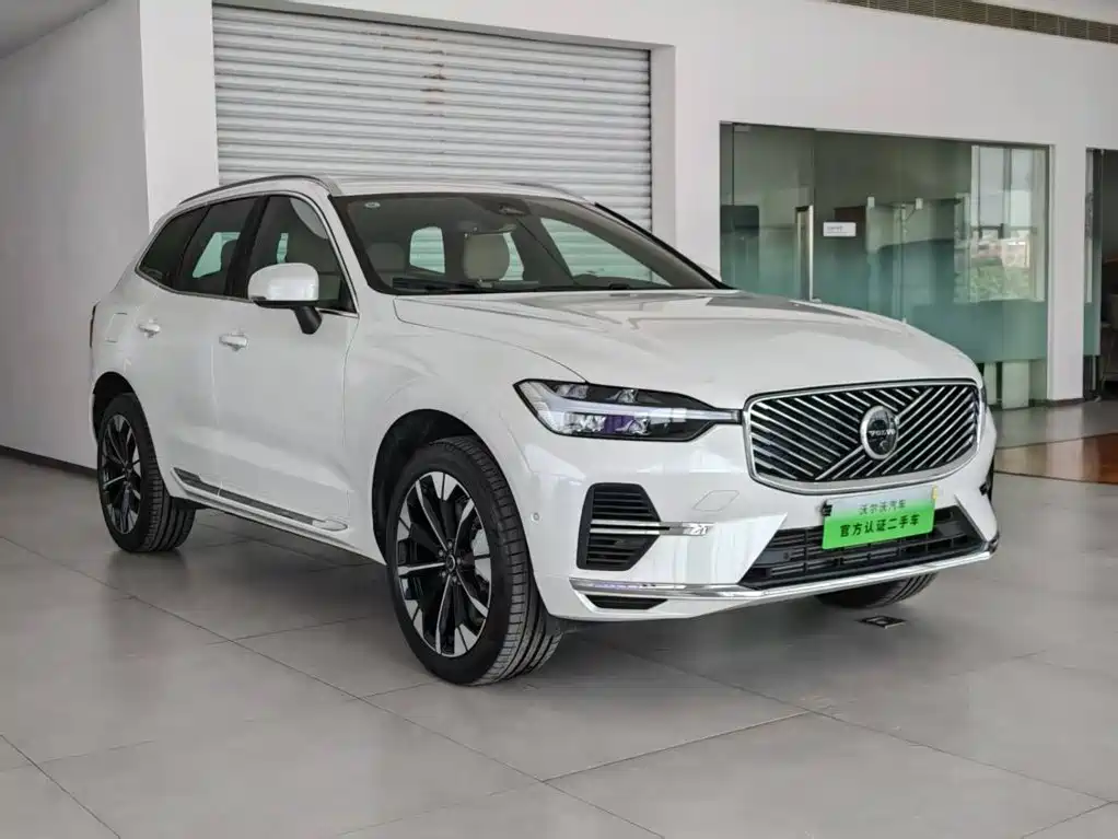Volvo XC60 PHEV — миниатюра 3