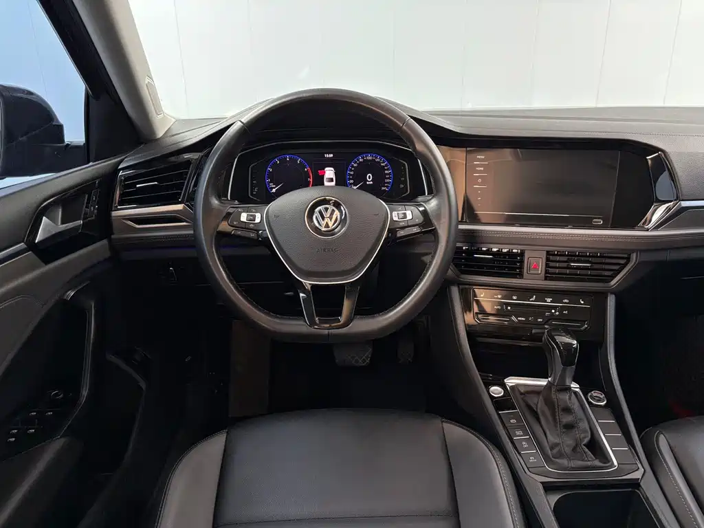 Volkswagen Sagitar — миниатюра 6