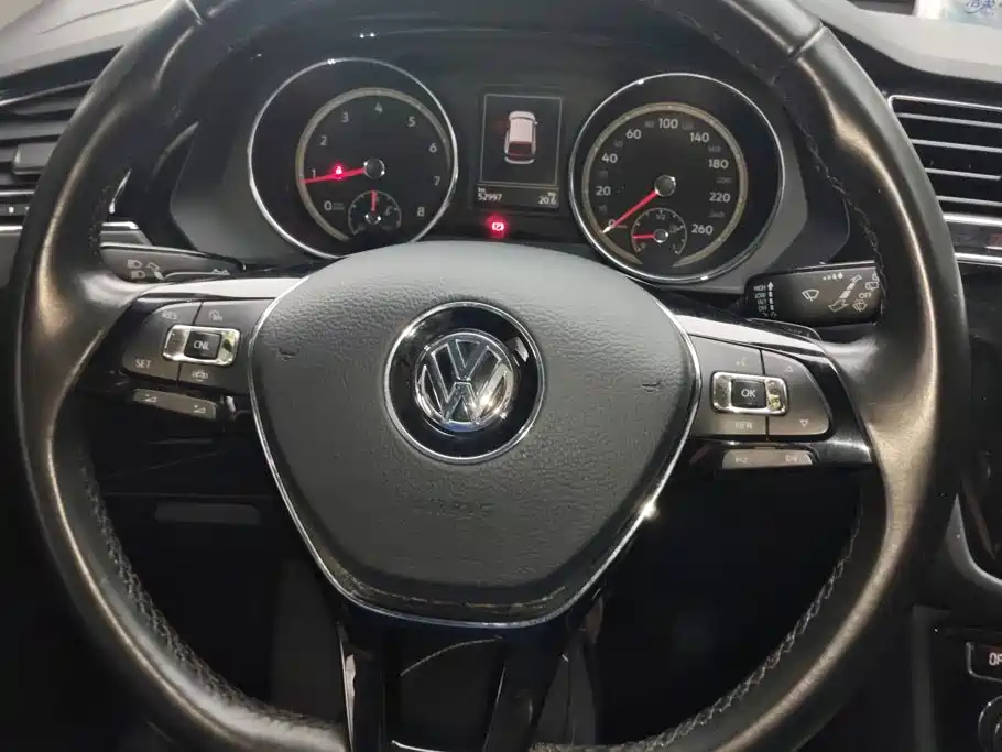 Volkswagen Tiguan L — миниатюра 15