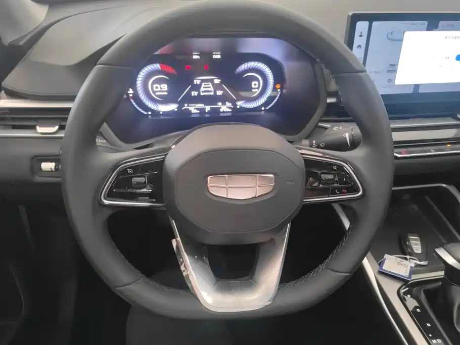 Geely Emgrand — миниатюра 15