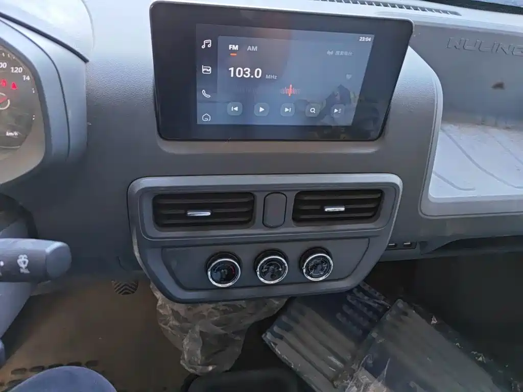Wuling Yangguang — миниатюра 6