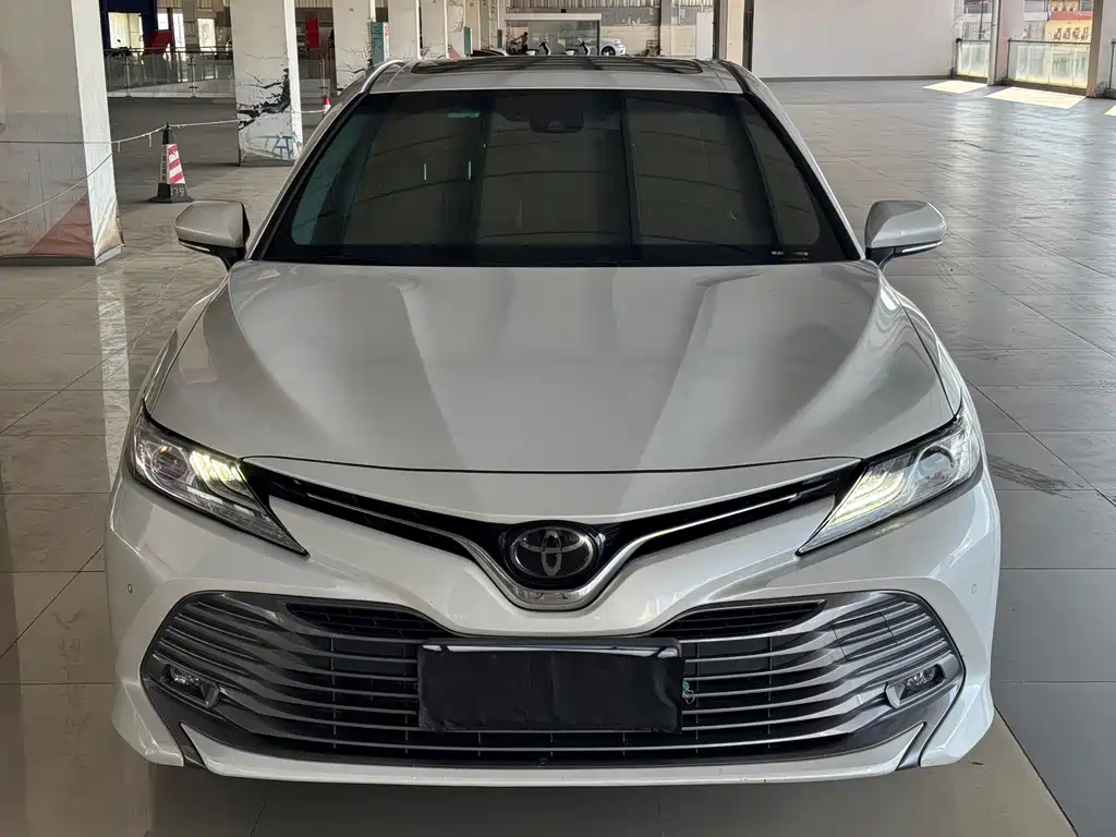 Toyota Camry — миниатюра 2