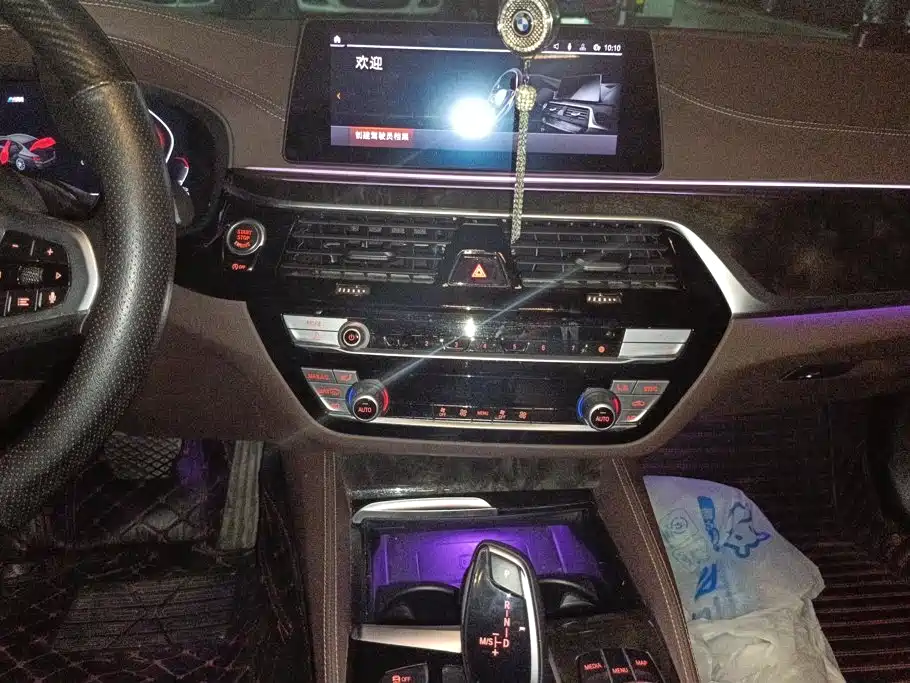 BMW 5 Series — миниатюра 13