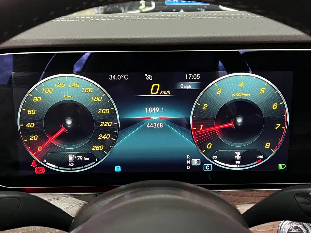 Mercedes-Benz E-Class — миниатюра 16