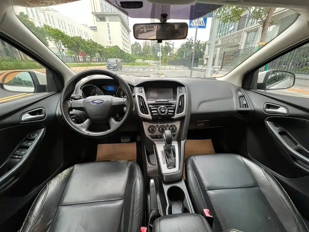Ford Focus 2012 1.6L AT Comfort