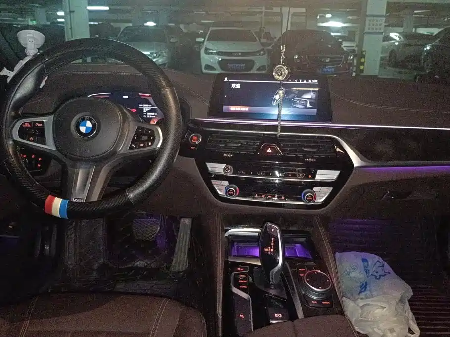 BMW 5 Series — миниатюра 12