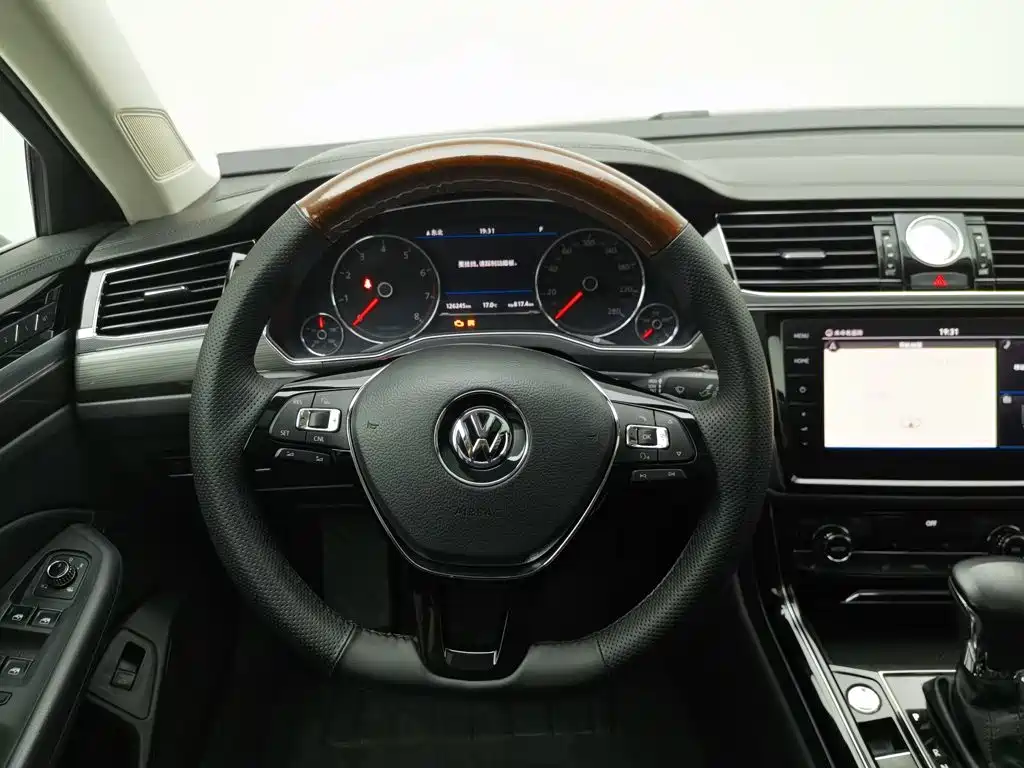 Volkswagen Phideon — миниатюра 11