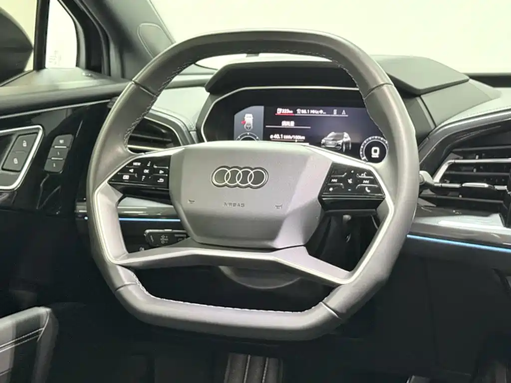 Audi Q4 e-tron — миниатюра 16