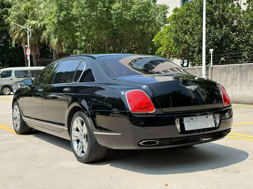 Bentley Flying Spur — миниатюра 4