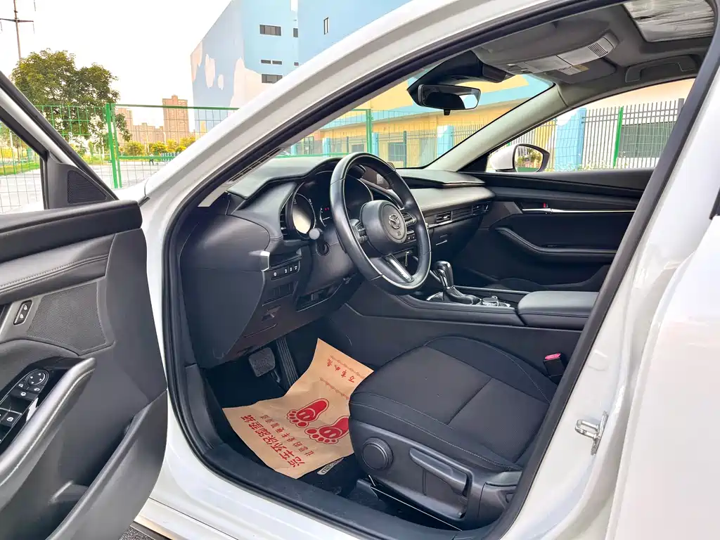 Mazda 3 Axela — миниатюра 4