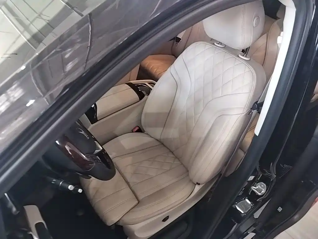 Mercedes-Benz V-Class — миниатюра 15