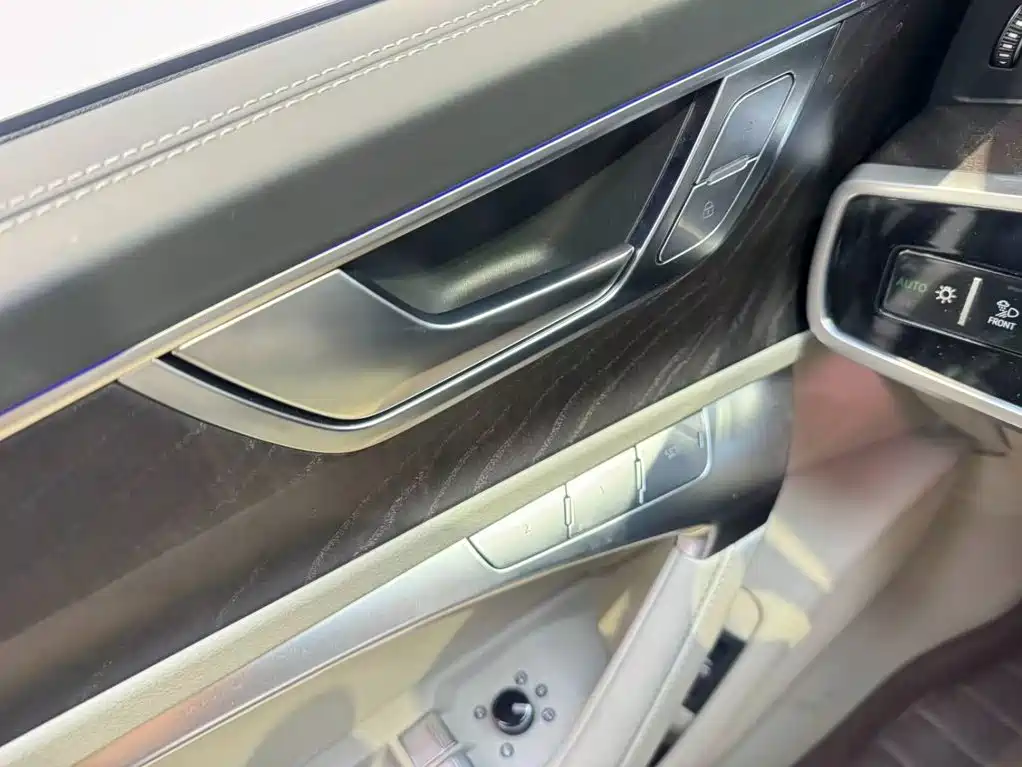 Audi A6L — миниатюра 12