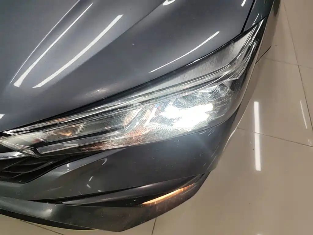 Roewe i5 — миниатюра 24