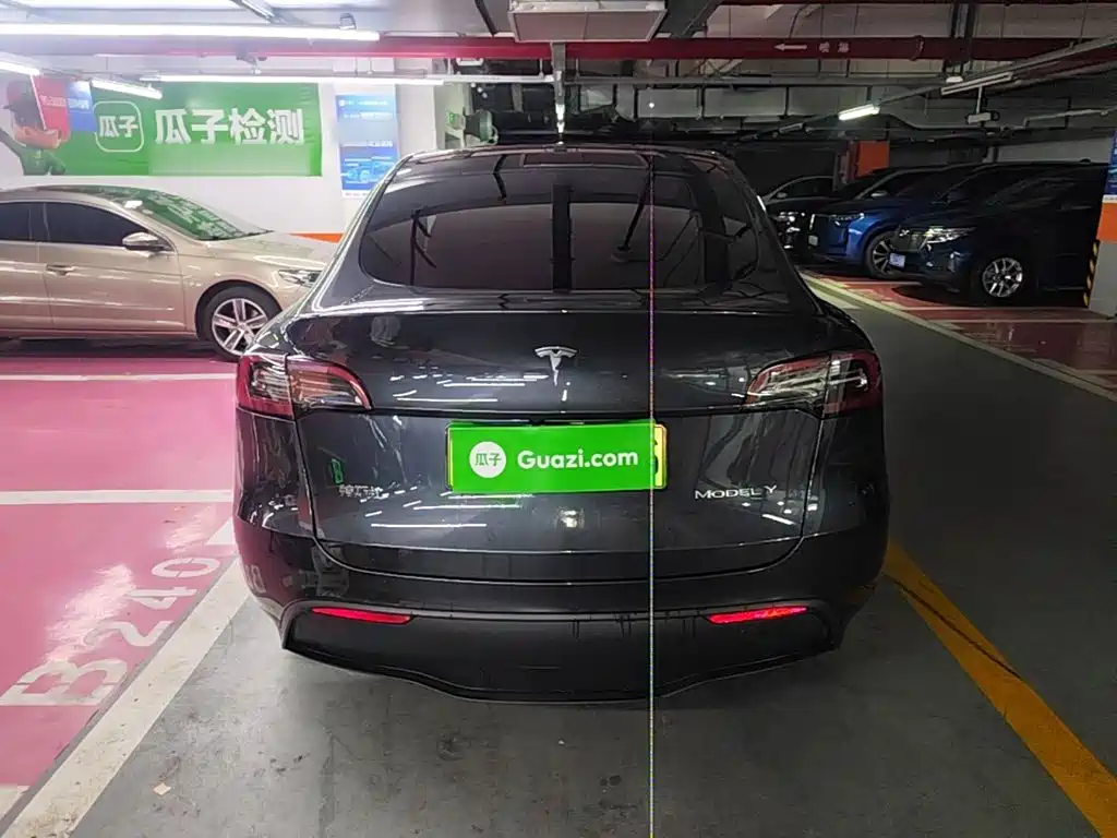 Tesla Model Y — миниатюра 6