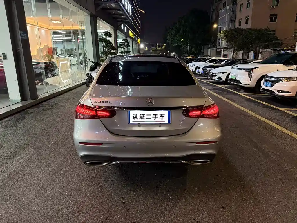 Mercedes-Benz E-Class — миниатюра 7