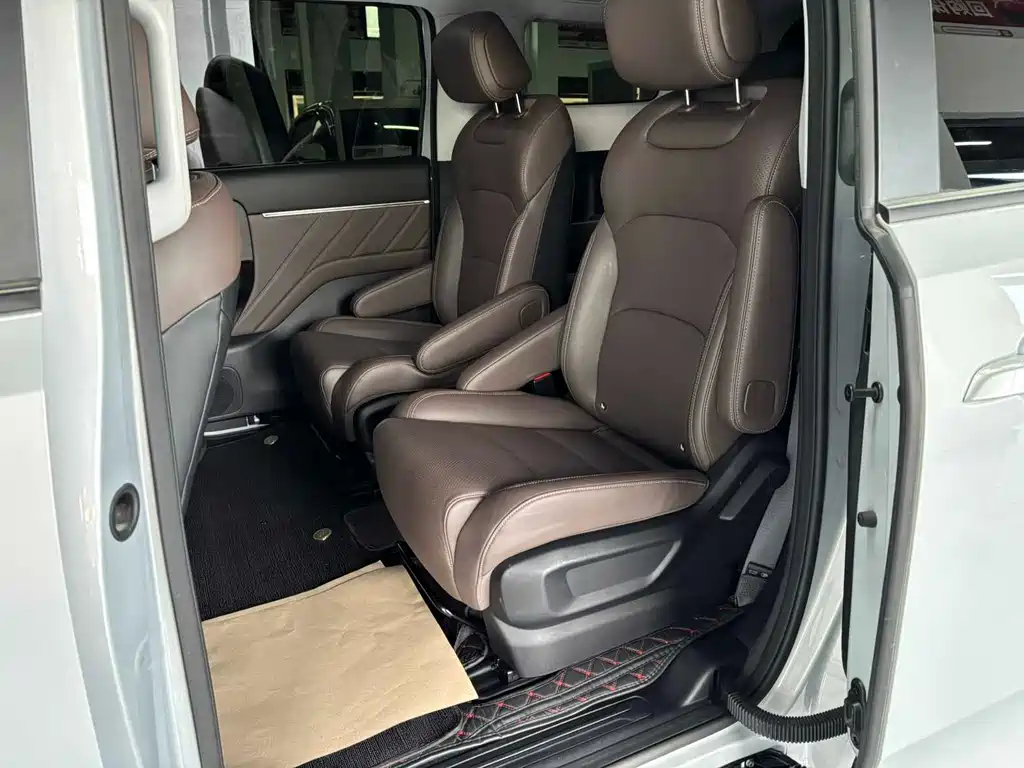 Wuling Xingguang 730 New Energy — миниатюра 10