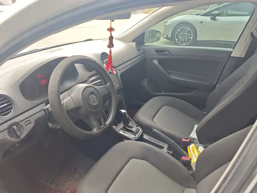 Volkswagen Jetta — миниатюра 4
