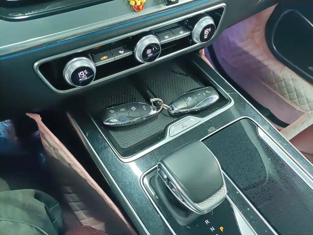 Hongqi Hongqi HS5 — миниатюра 9