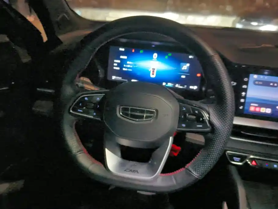Geely Xingyue L — миниатюра 15