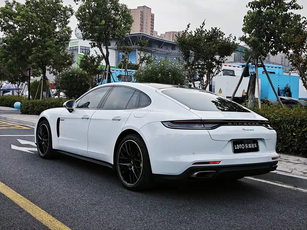 Porsche Panamera Hybrid — миниатюра 6