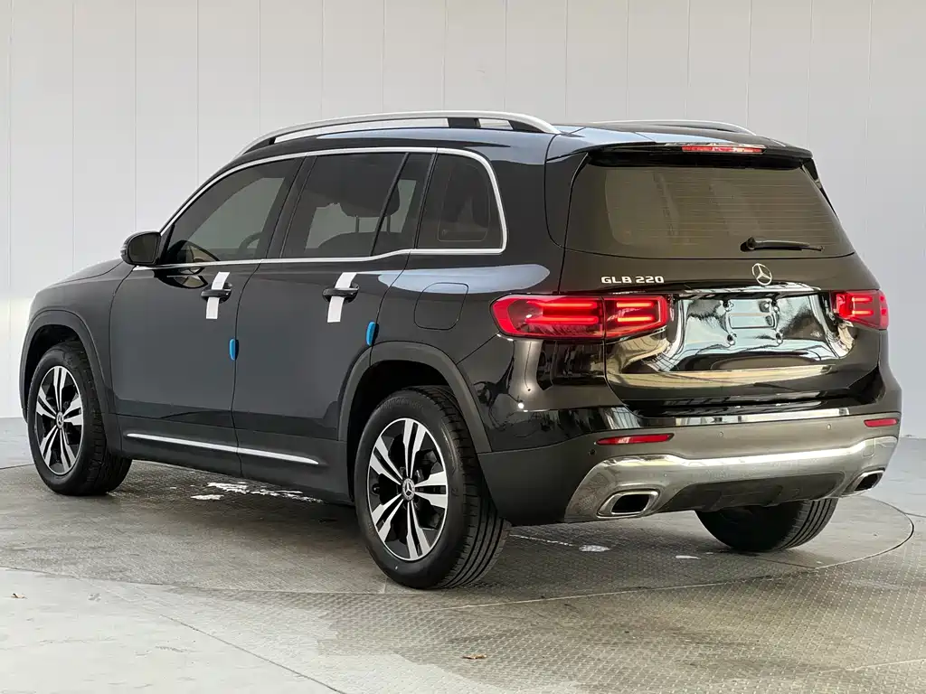 Mercedes-Benz GLB — миниатюра 25