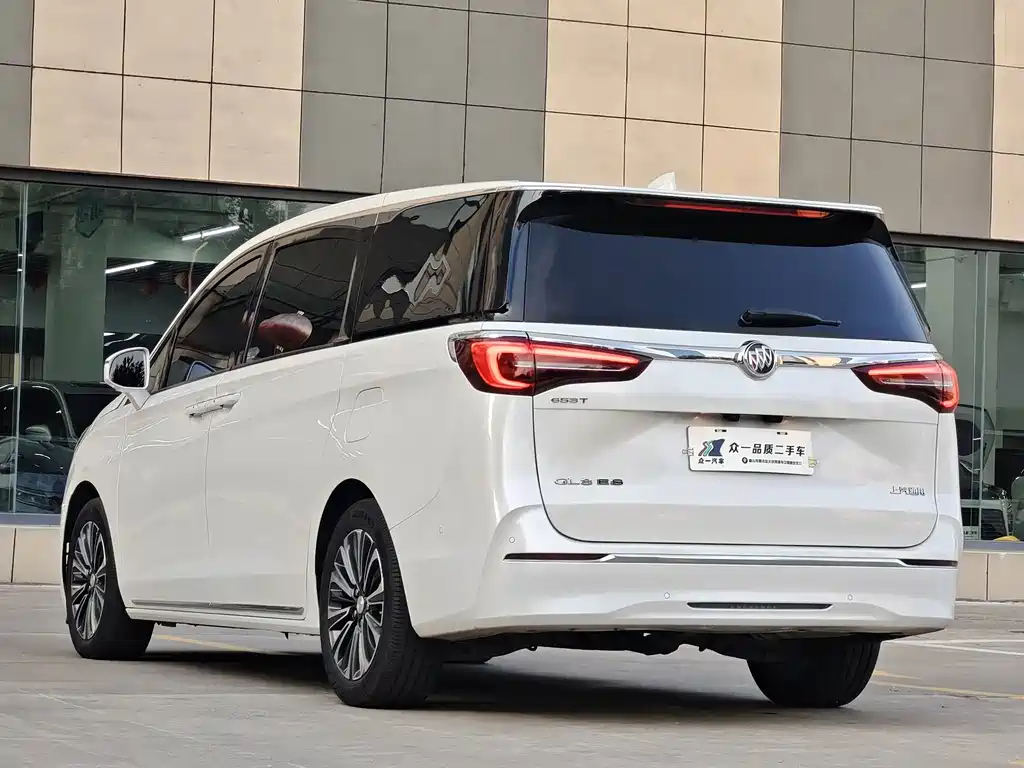 Buick GL8 — миниатюра 5