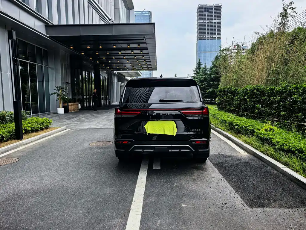 Lexus LX — миниатюра 2
