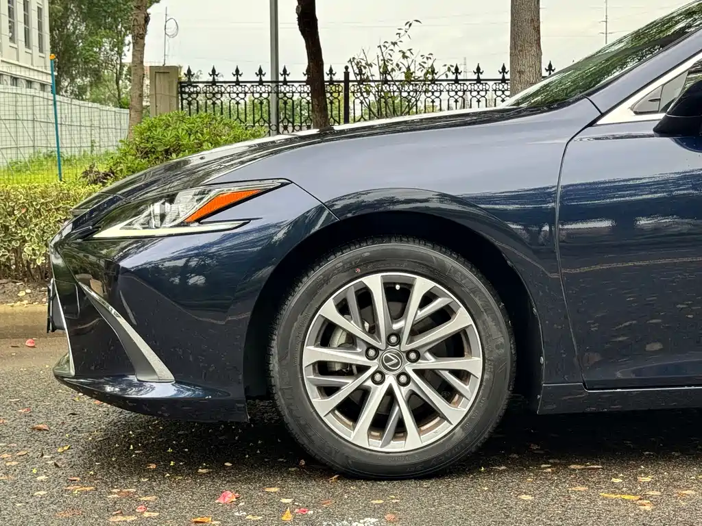 Lexus ES — миниатюра 3