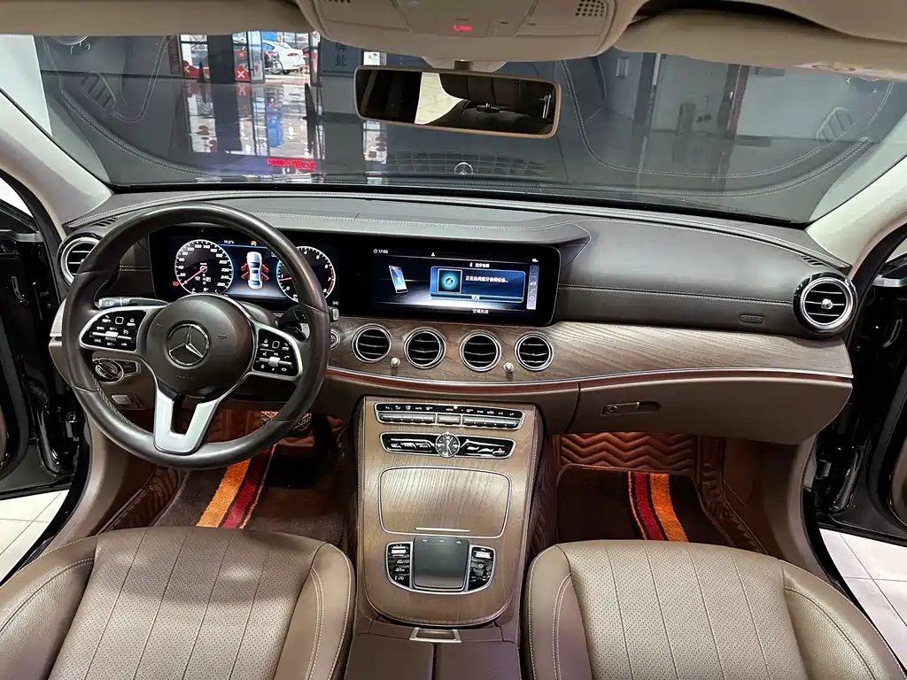 Mercedes-Benz E-Class — миниатюра 7