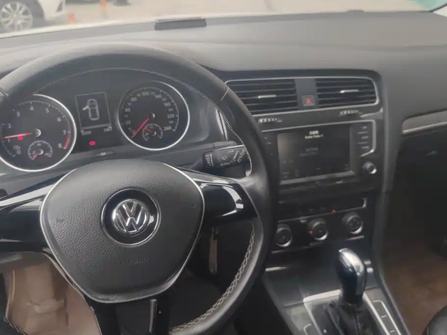 Volkswagen Golf — миниатюра 12