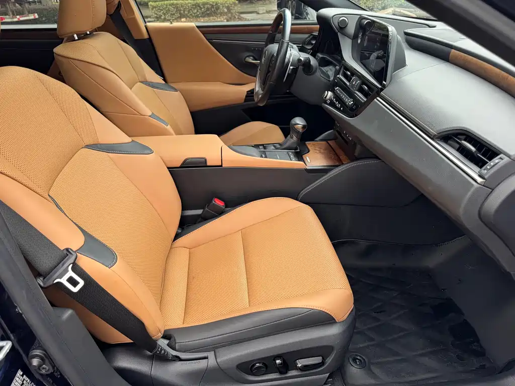 Lexus ES — миниатюра 19