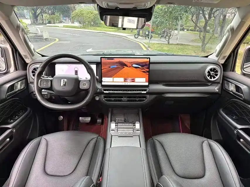 TANK TANK 300 NEW ENERGY