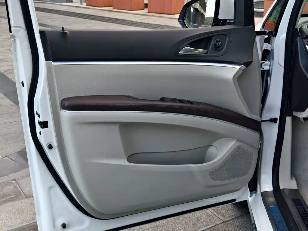Buick GL8 — миниатюра 14