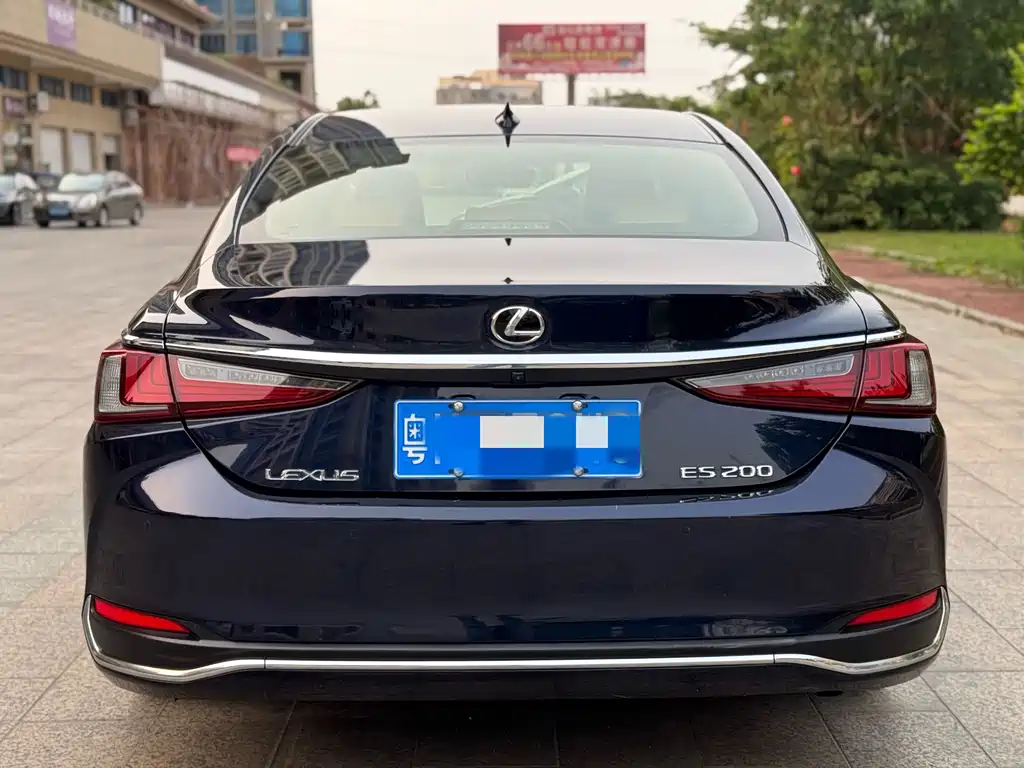 Lexus ES — миниатюра 4