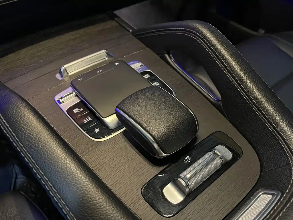 Mercedes-Benz GLS — миниатюра 11