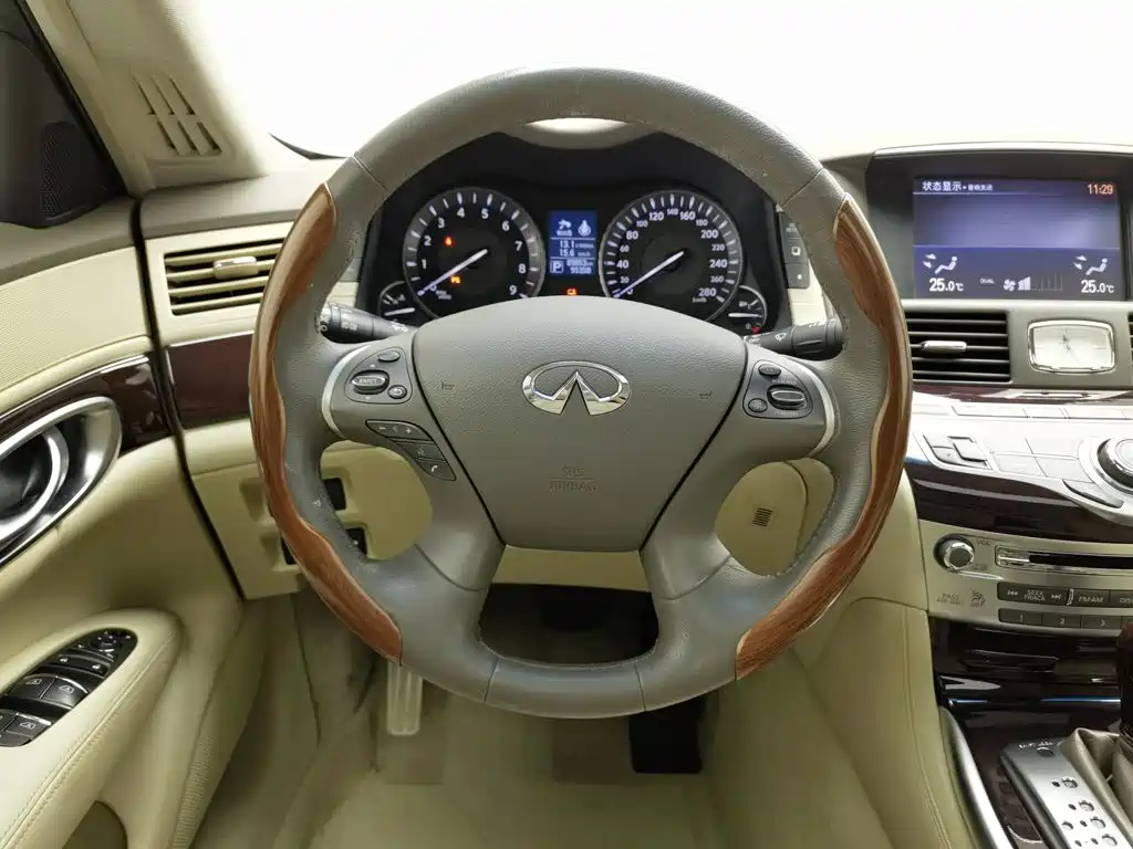 Infiniti Q70 — миниатюра 11