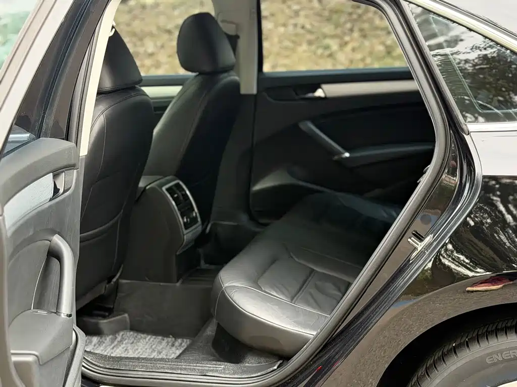 Volkswagen Passat — миниатюра 11
