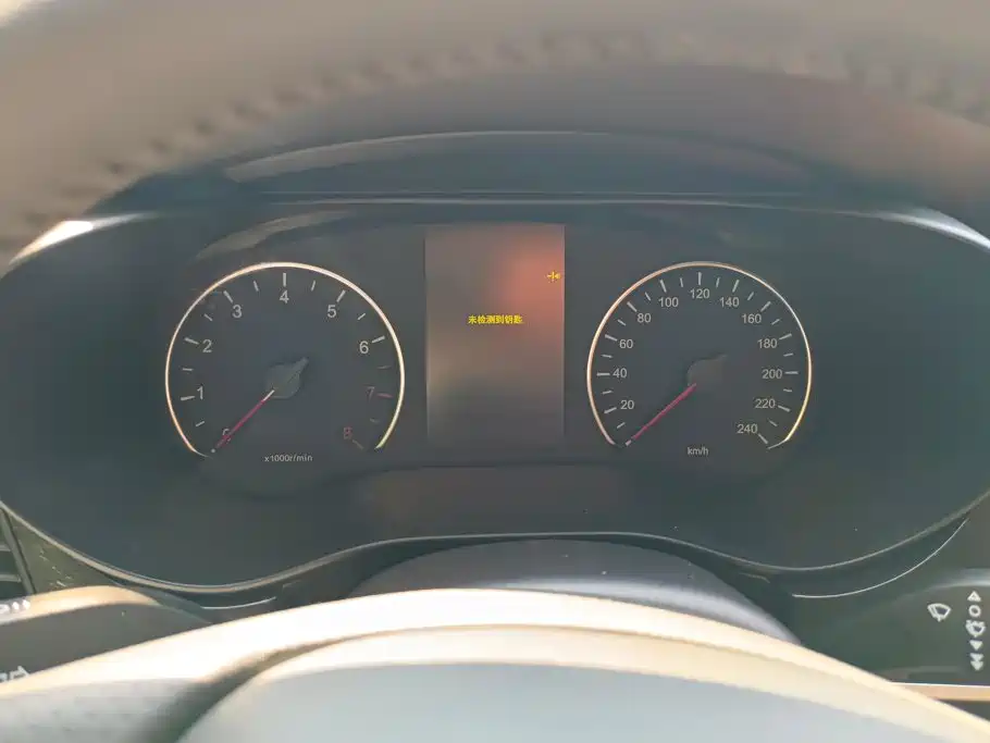 BYD MAX — миниатюра 14