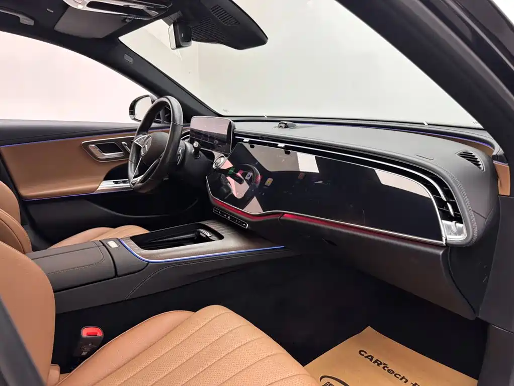 Mercedes-Benz E-Class — миниатюра 11