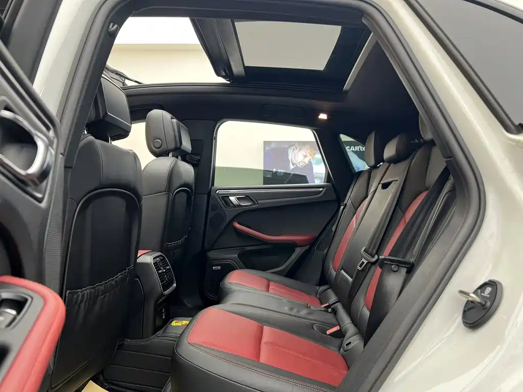 Porsche Macan — миниатюра 32