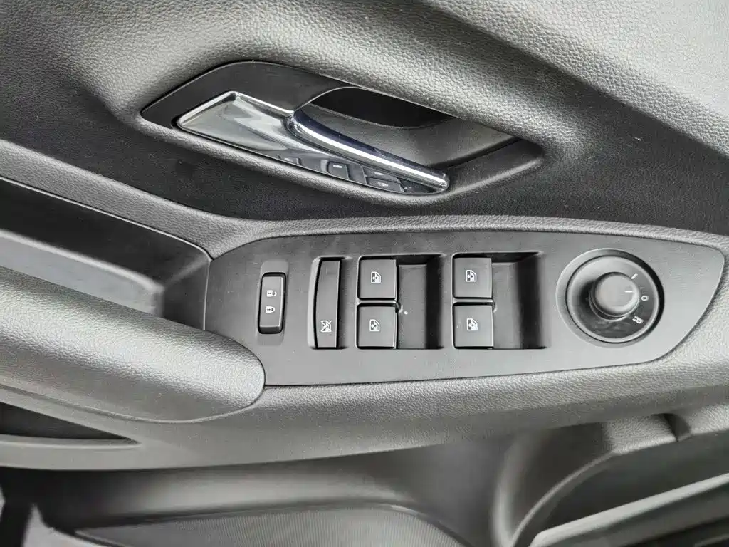 Chevrolet Trax — миниатюра 9
