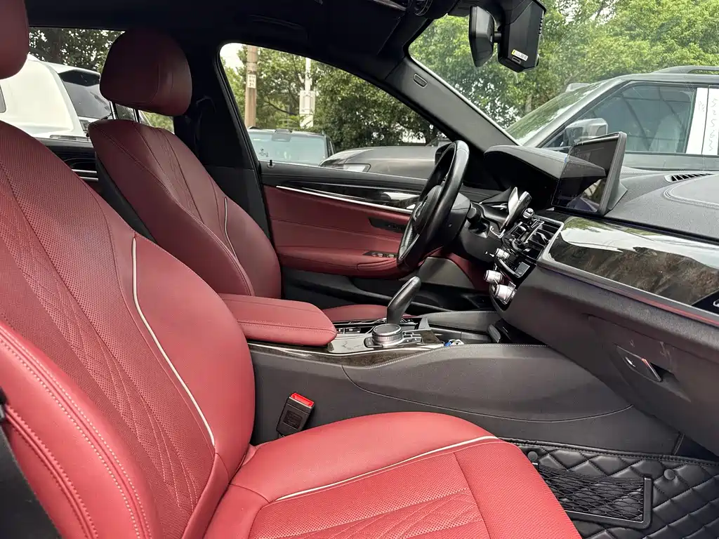 BMW 5 Series — миниатюра 14