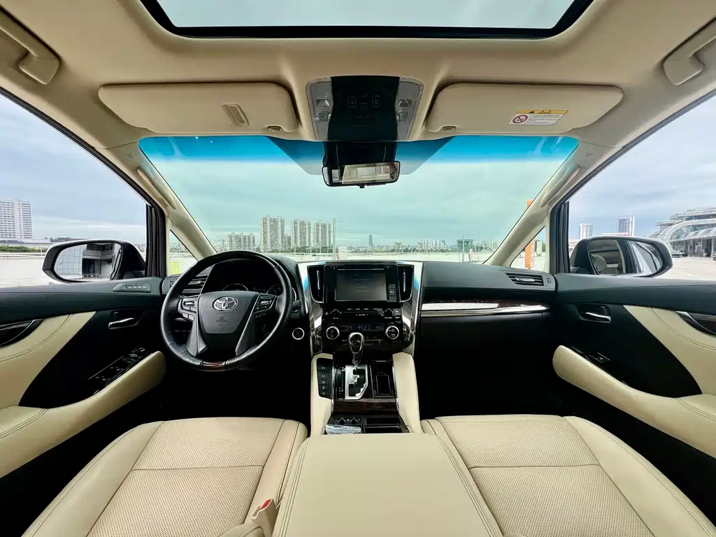 Toyota Alphard 2019 2.5L Luxury