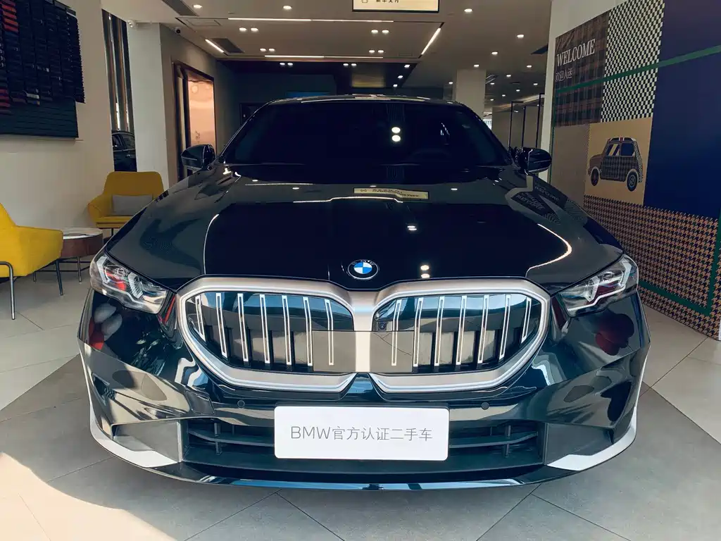 BMW 5 Series — миниатюра 3